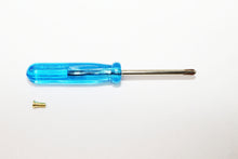 Load image into Gallery viewer, Oakley Gauge 8 Screw And Screwdriver Kit | Replacement Kit For Oakley Gauge 8 4124 (Lens/Barrel Screw)