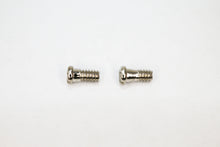 Load image into Gallery viewer, Oakley Gauge 8 Screw And Screwdriver Kit | Replacement Kit For Oakley Gauge 8 4124 (Lens/Barrel Screw)