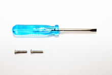 Load image into Gallery viewer, Maui Jim Red Sands Screw And Screwdriver Kit | Replacement Kit For Red Sands